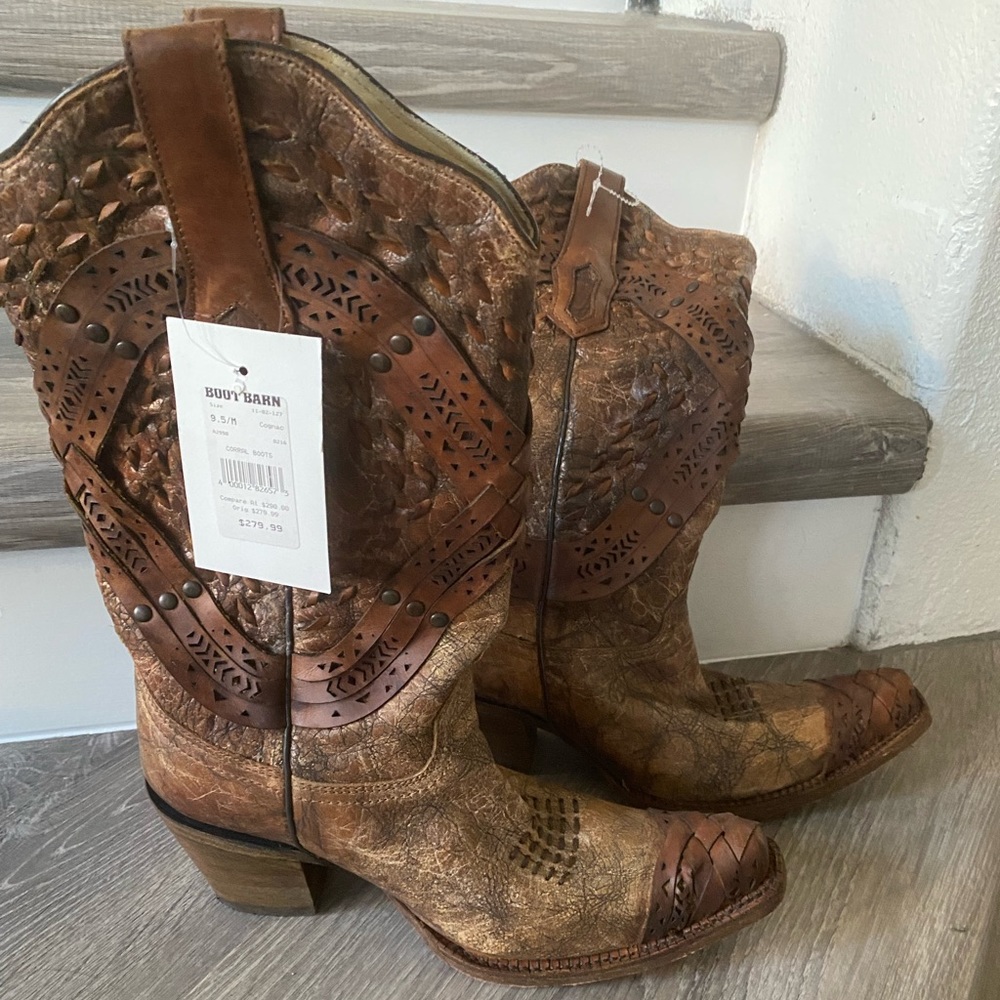 NWT Corral women’s size 9 1/2 western boots